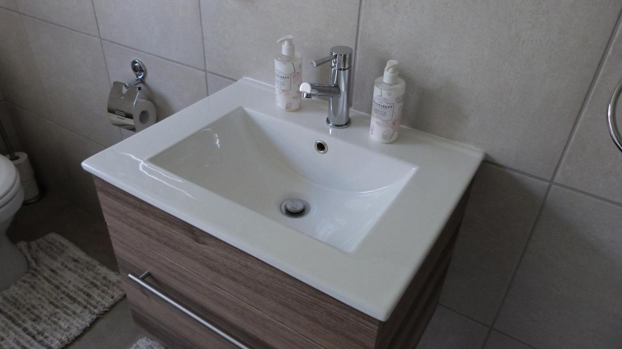 Settle Inn Self Catering Units コルチェスター エクステリア 写真