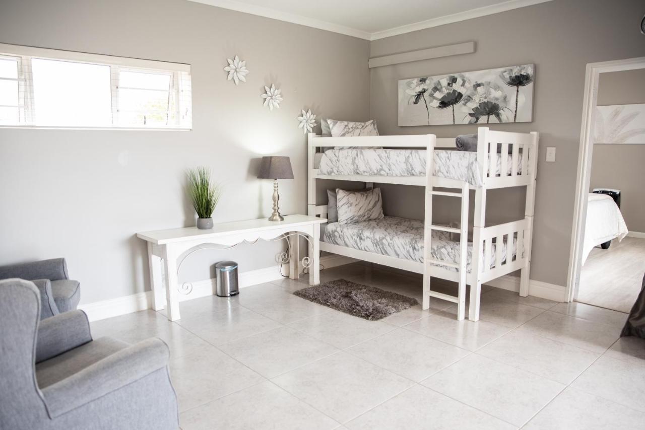 Settle Inn Self Catering Units コルチェスター エクステリア 写真