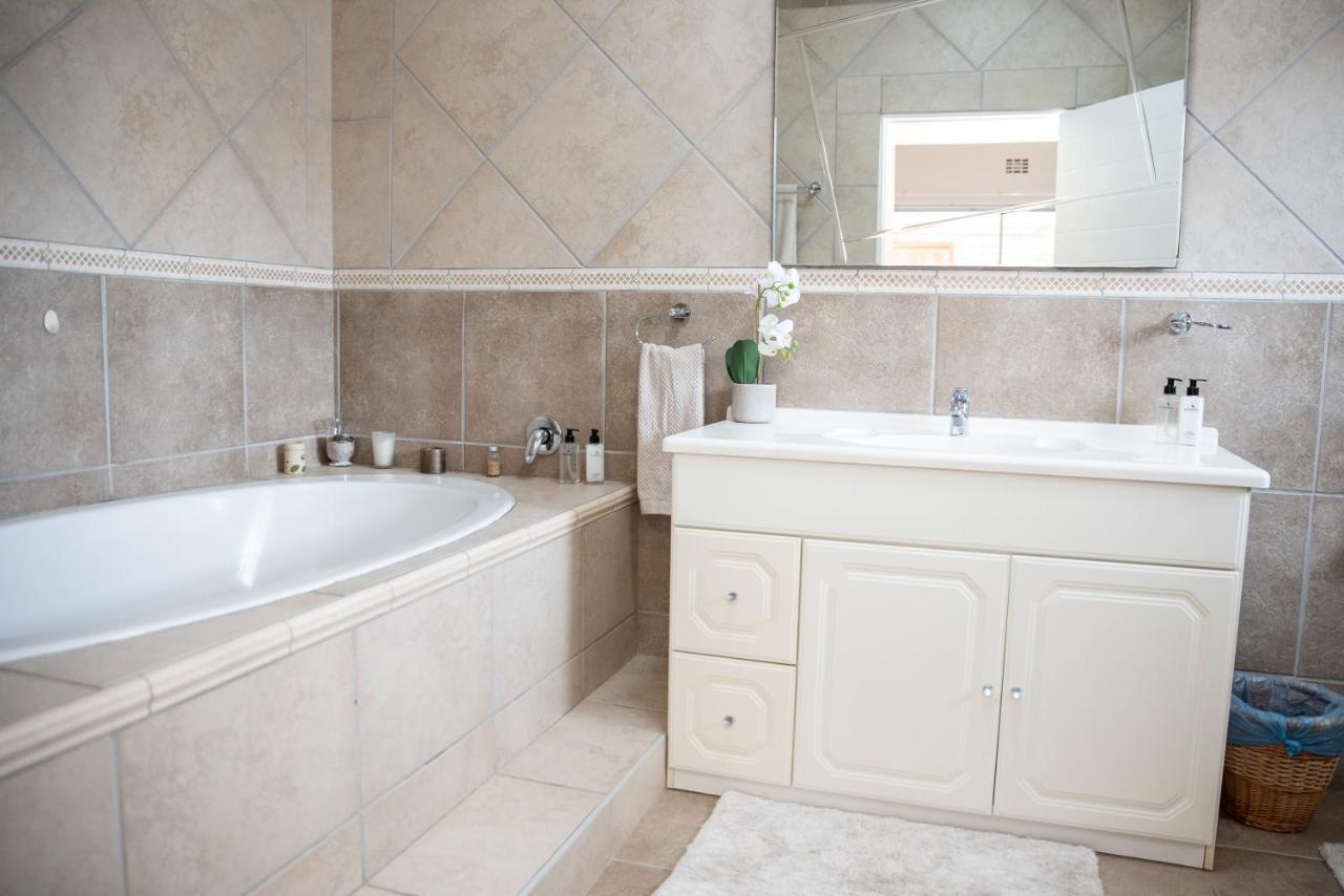 Settle Inn Self Catering Units コルチェスター エクステリア 写真